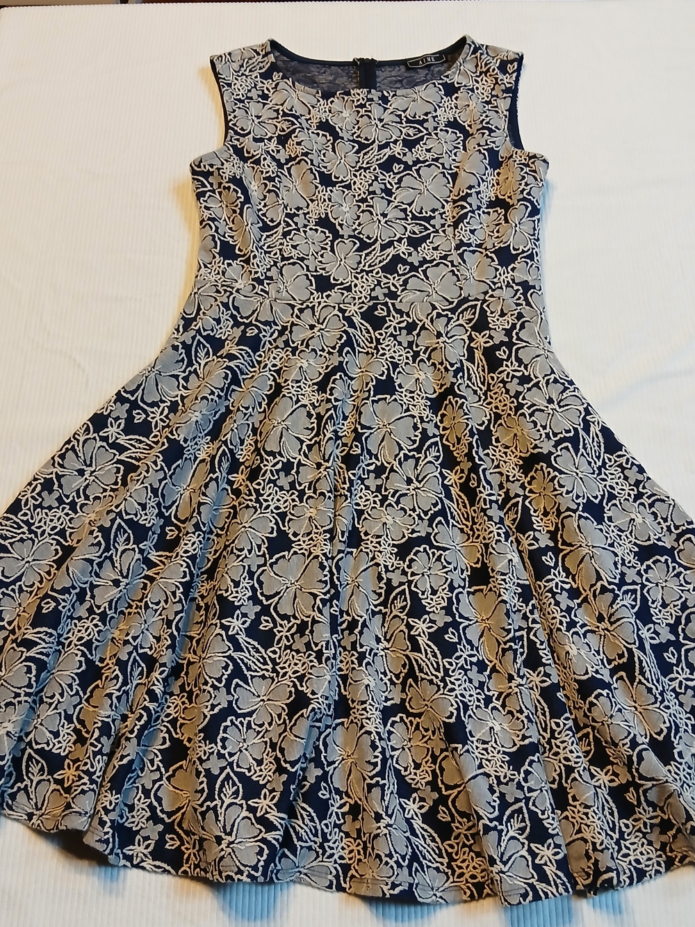 Aime Fit And Flare Dress Size Large Navy Blue With White Floral Knee Length